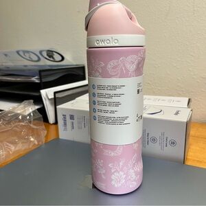 Owala 24 oz – Pink, Floral, Elegant, New